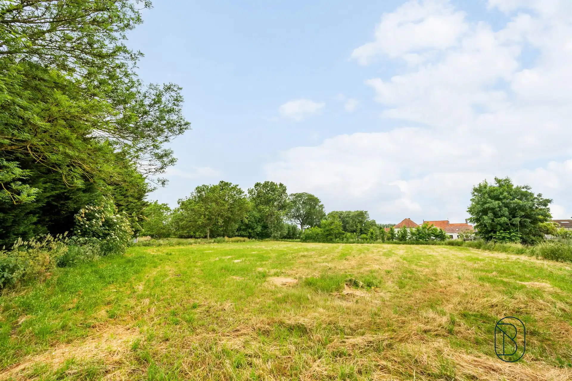 Bouwgrond van 45 are in een groene en rustige omgeving foto 2