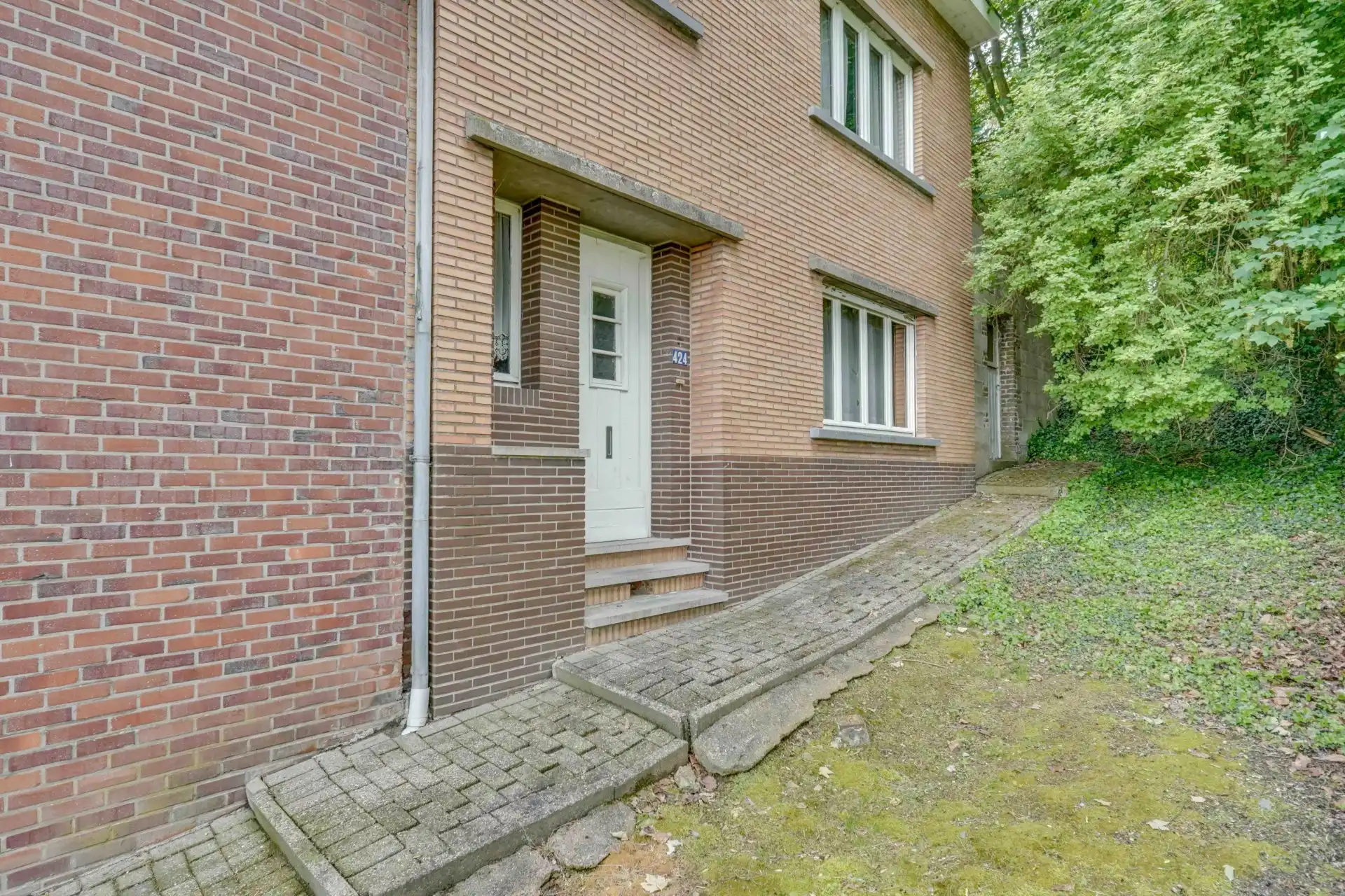 Huis  met 4 slaapkamers en dubbele garage foto 6