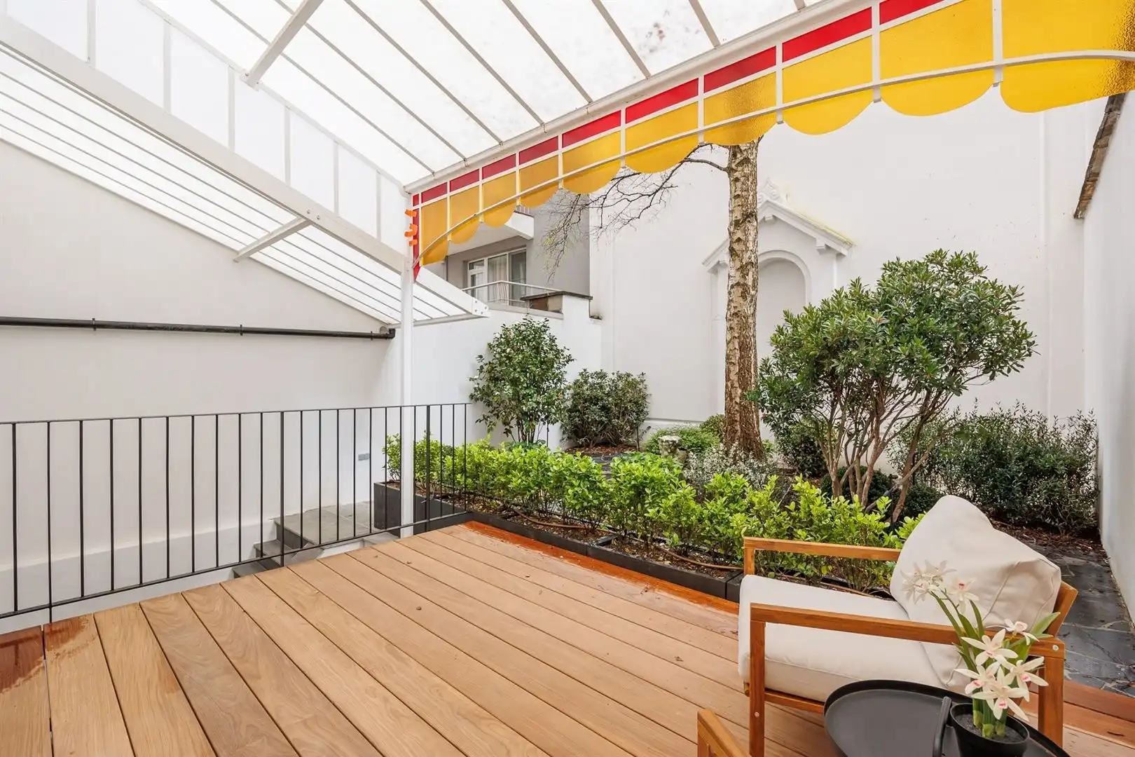 Prachtig afgewerkt appartement met tuin foto 20