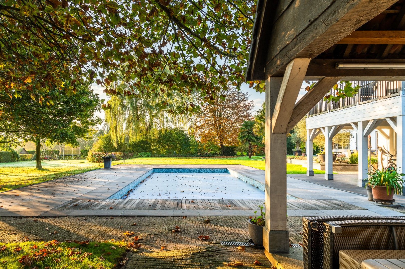 Charmante villa in landelijke stijl met zwembad en riante tuin. foto 48