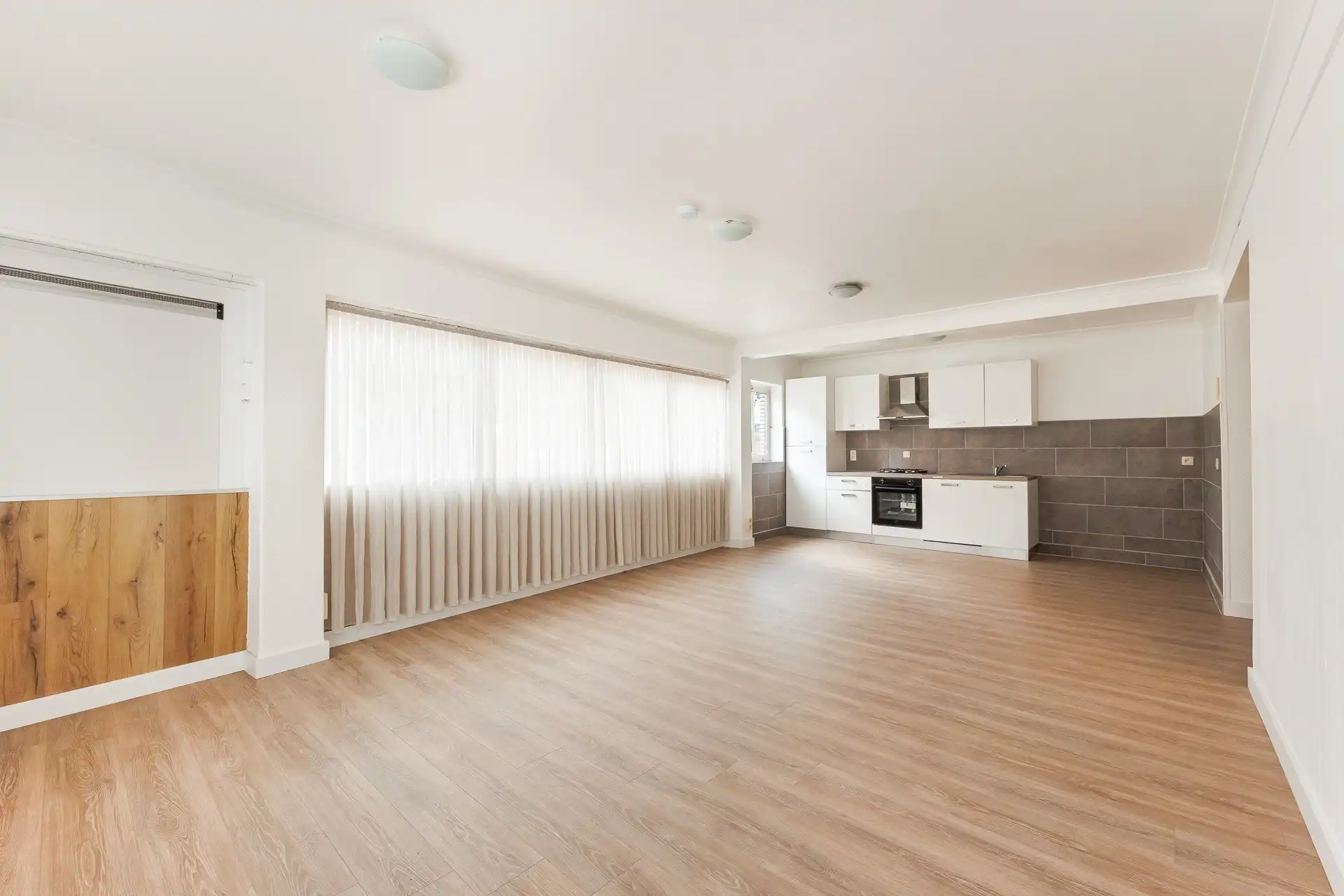 Gelijkvloers appartement / praktijk in Silsburg Deurne-Zuid foto 3