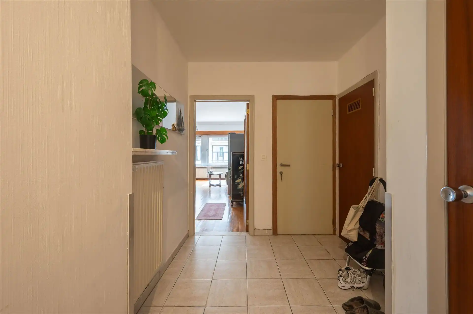 Centraal gelegen 2 slaapkamerappartement te huur foto 14
