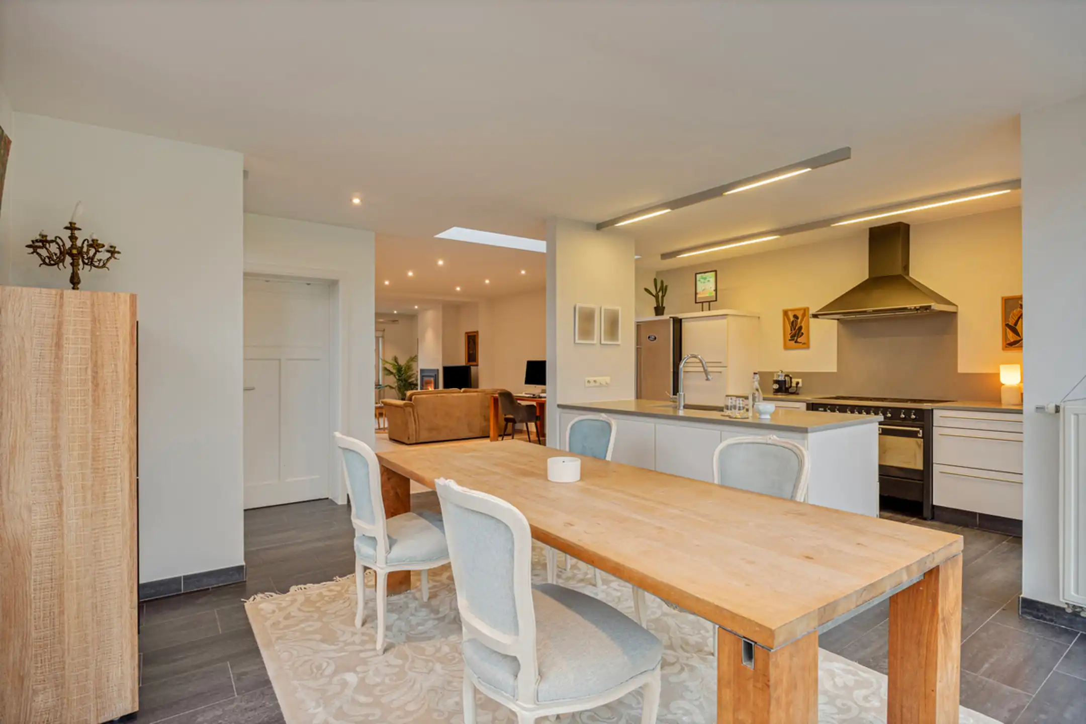 Charmante bemeubelde woning op toplocatie in Lanaken foto 7