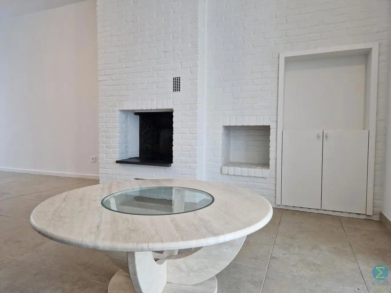 Woning met 3 slaapkamers en inpandige garage op 328m² foto 4