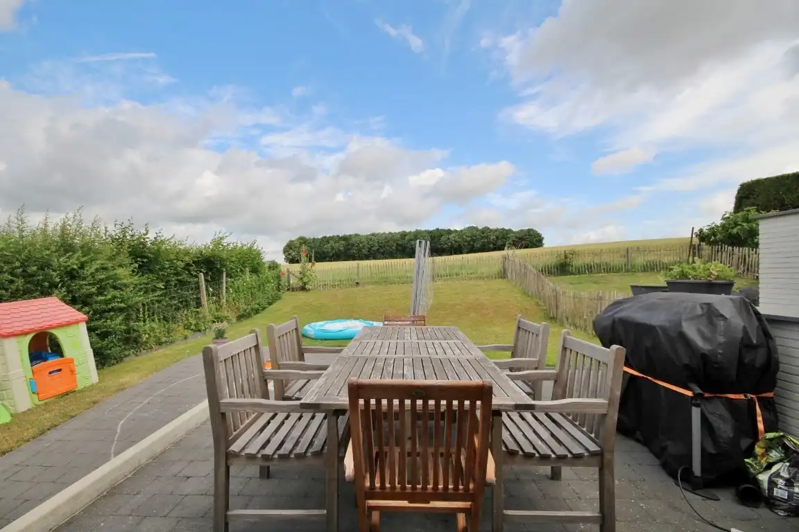Moderne woning met 3 slaapkamers en tuin in het rustige Landen foto 22