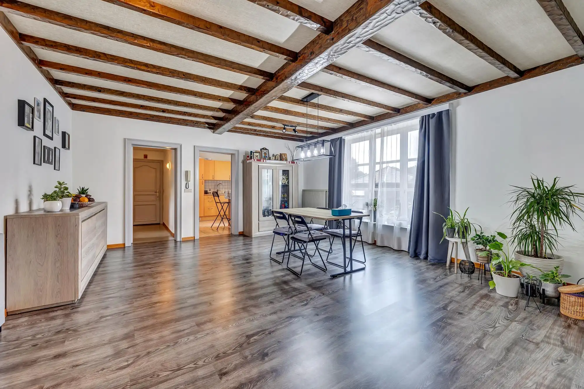 Duplex met 3 slaapkamers en 2 staanplaatsen te Roosdaal. foto 2