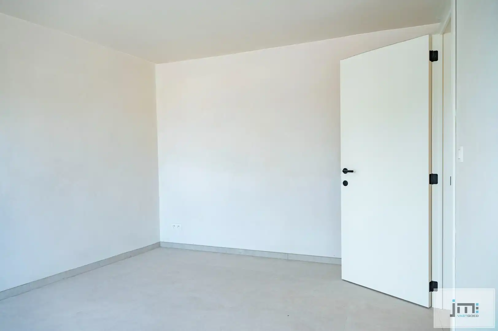Prachtig appartement met 3 slaapkamers, carport en tuinberging foto 10