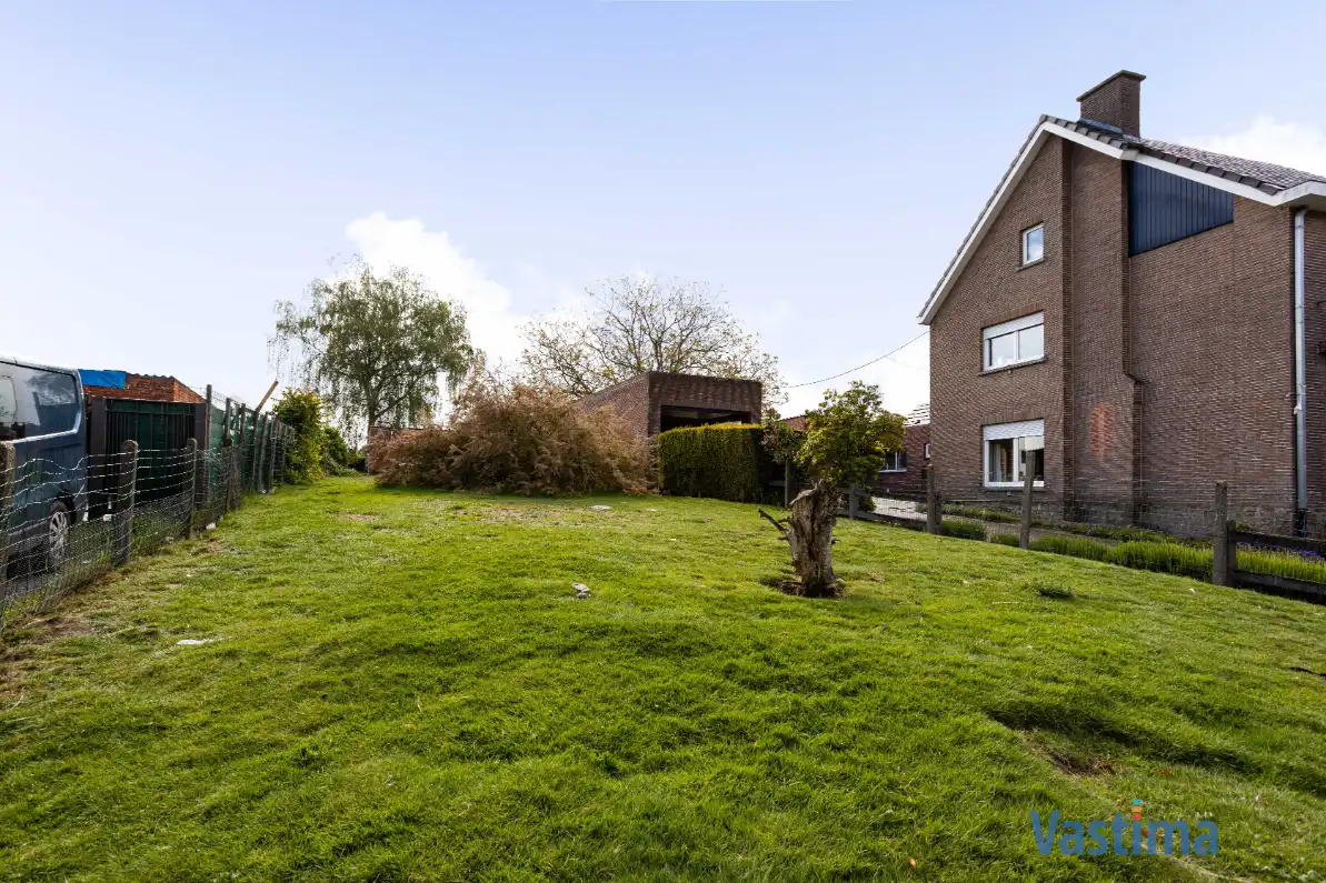 Woning met opslagruimte en grond op strategische ligging foto 30