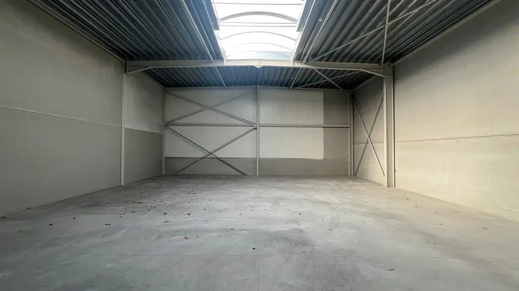Nieuwbouw magazijn te huur in Tielt foto 8