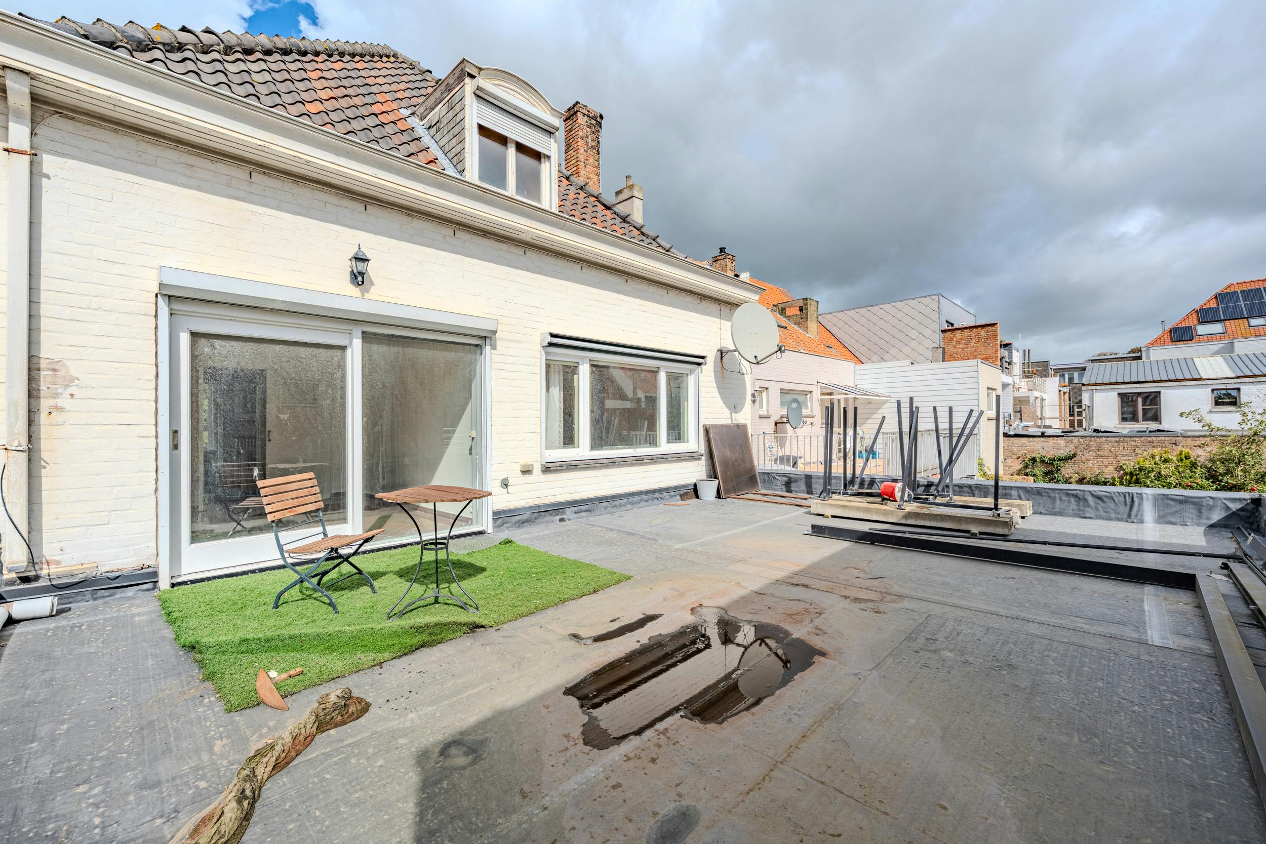 Hoekhuis met veel potentieel te koop te Mariakerke foto 10