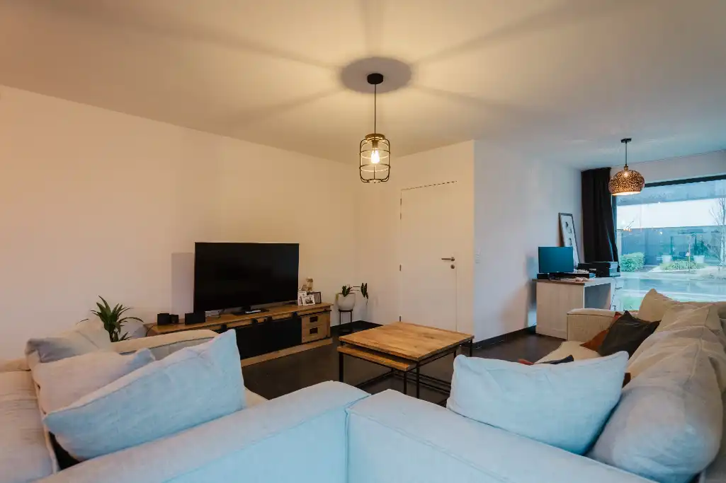 Kwalitatief gebouwde gezinswoning te Oekene foto 3