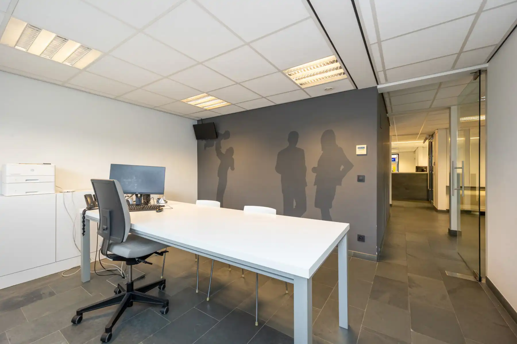 Goed gelegen kantoorruimte (circa 265m²) in het centrum van Meer (Hoogstraten) met parking. foto 13