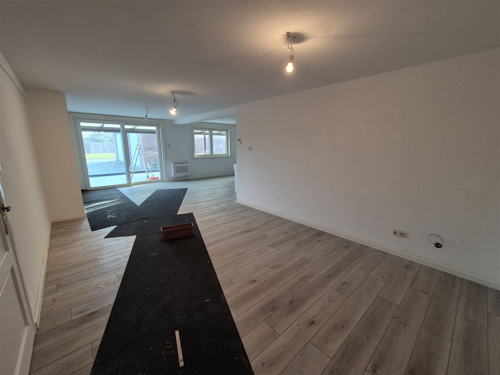 Handelsruimte met aansluitend appartement foto 8