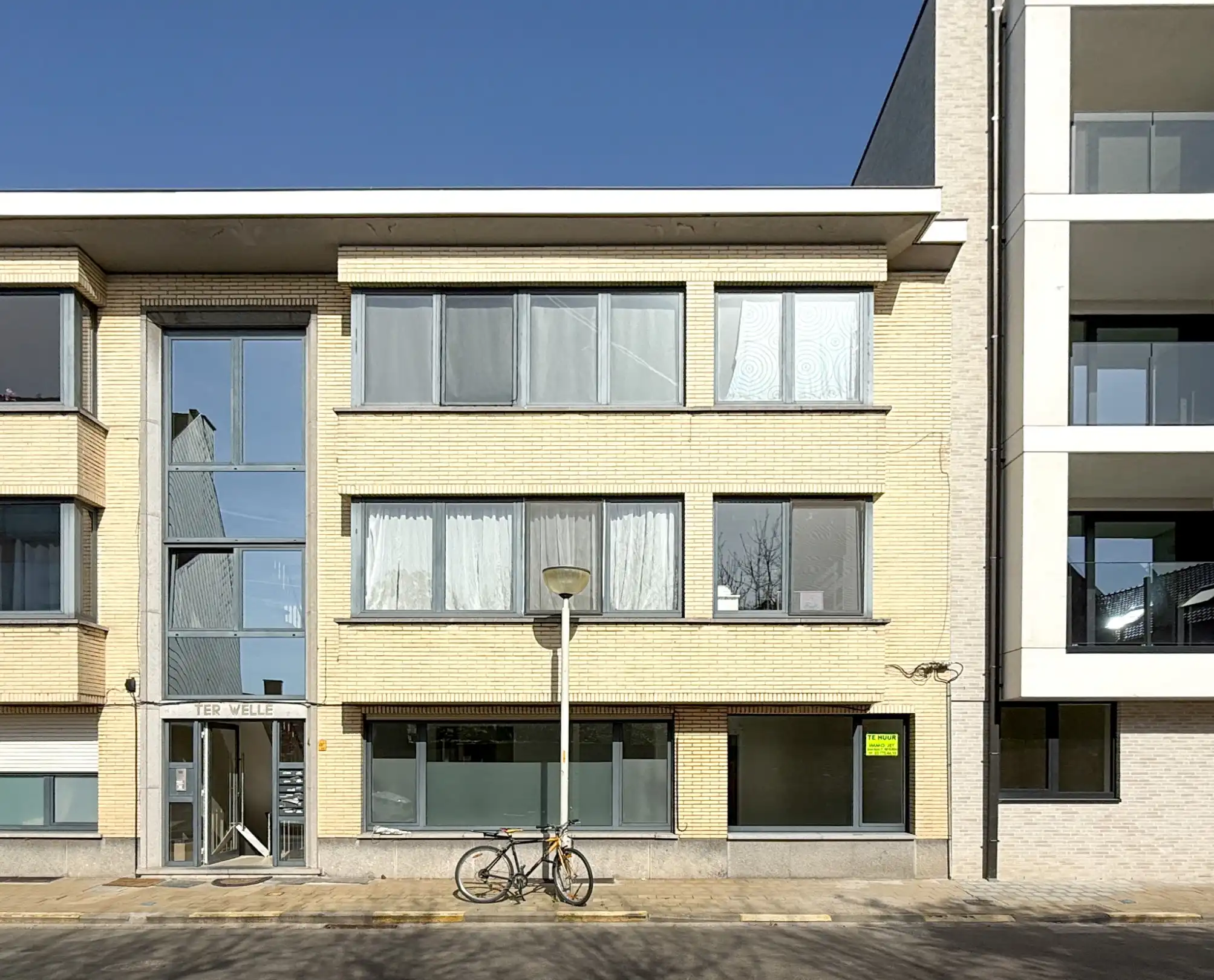 Appartement met 2 slaapkamers op toplocatie in Beveren nabij het station foto {{pictureIndex}}