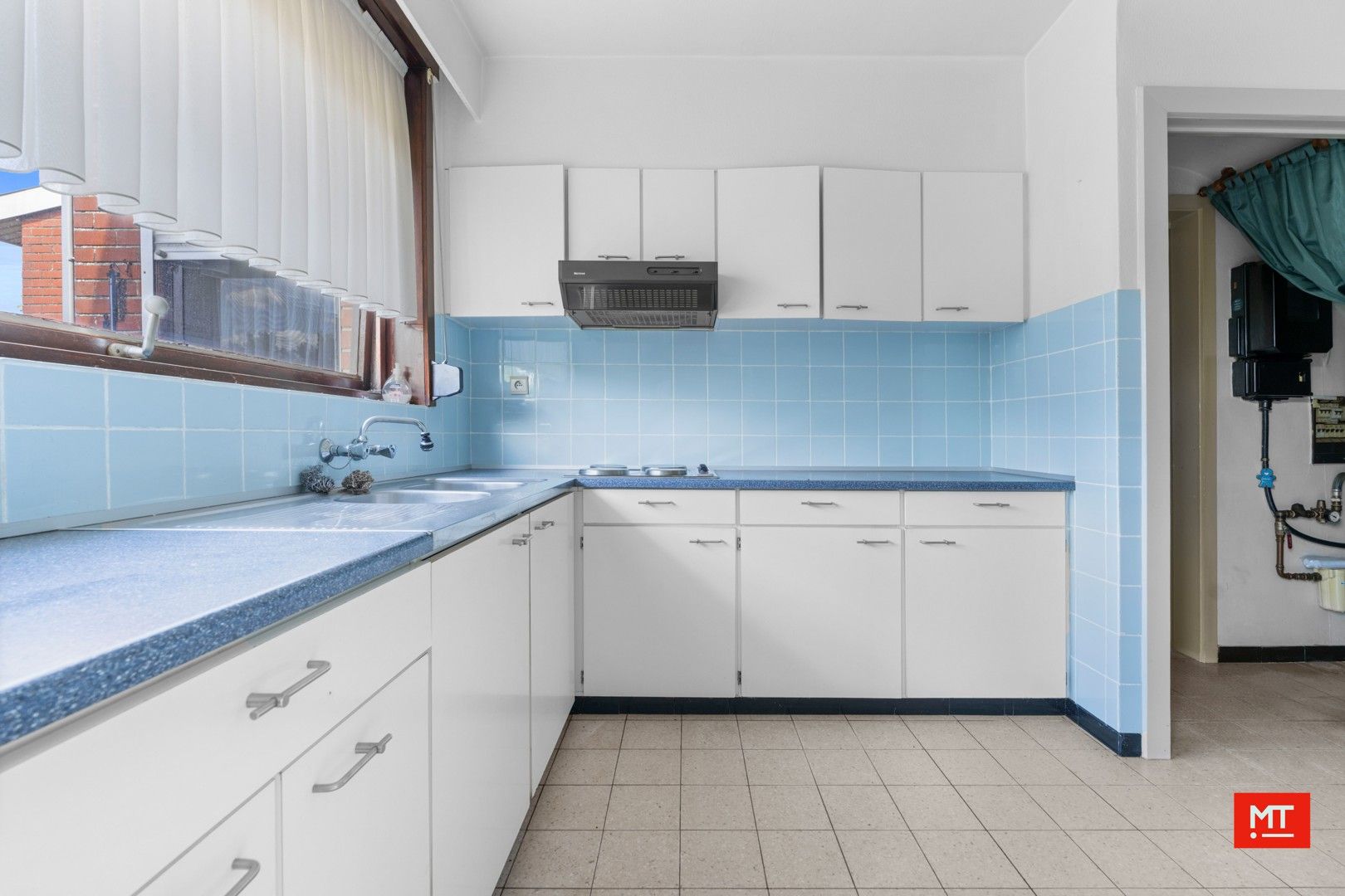 Bod welkom - Ruime halfopen woning met 4 slaapkamers, tuin en garage in een rustige en kindvriendelijke wijk foto 4