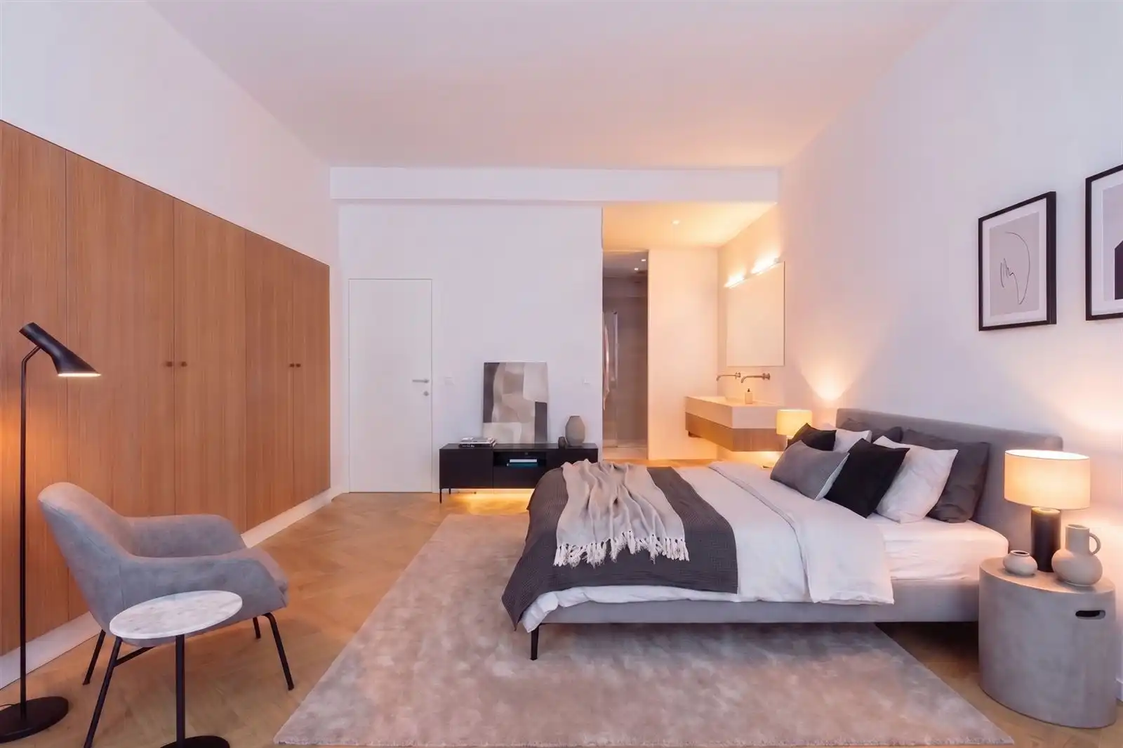 CAMBRE – Uitzonderlijk luxueus gelijkvloersappartement met tuin tegenover Ter Kamerenbos

  foto 18