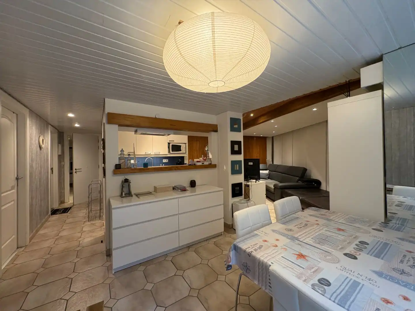 Instapklaar appartement met privé terras foto 2