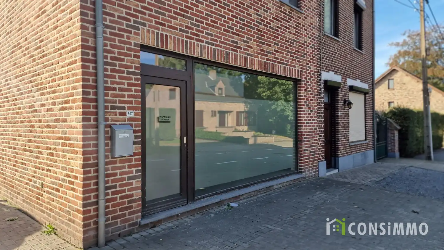 Handelsruimte met een topligging in Genk! foto 15