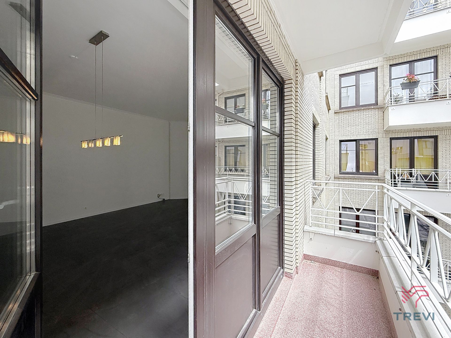 Opgeknapt appartement met 1 slaapkamer - Centrum Brussel foto 7