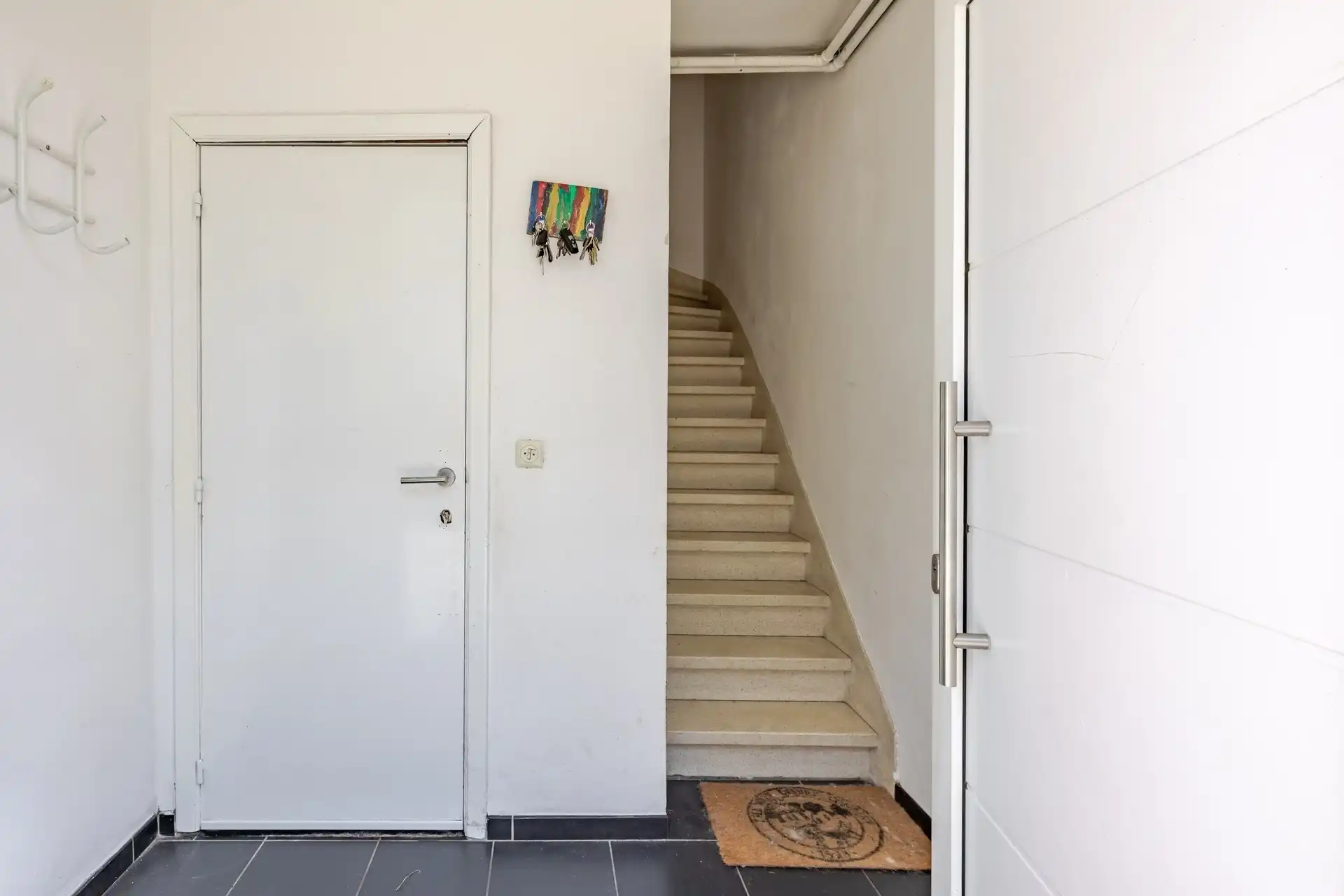 Ruime gezinswoning (225 m²) met 6 slaapkamers, garage en zonnige tuin in Oostende  foto 12