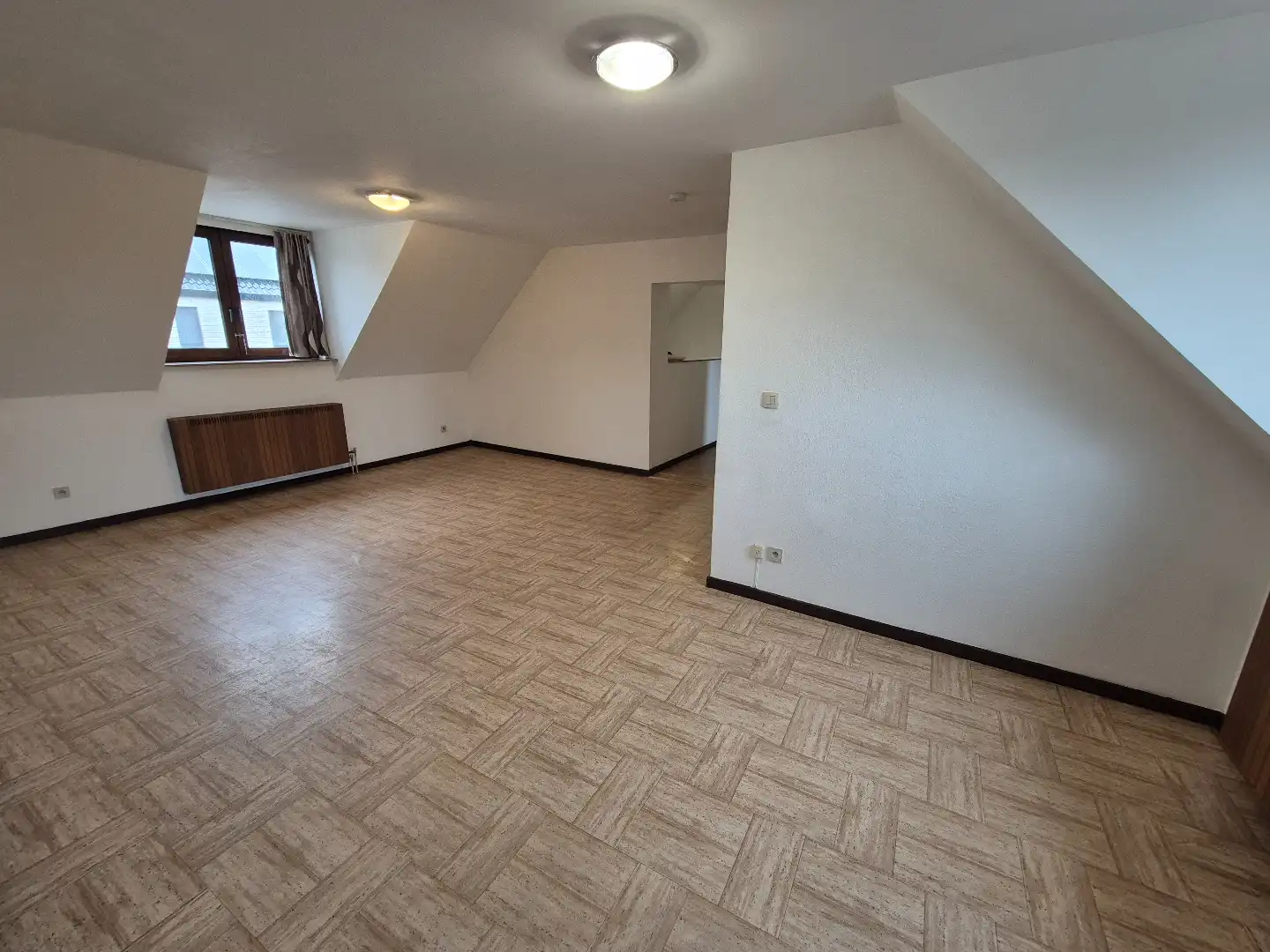 2 slaapkamer appartement te huur in het centrum van Zonhoven. foto 3