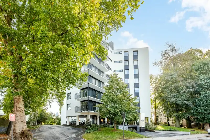 Roeselare – Prachtig ingericht appartement met 2 slaapkamers, bureel en zonnig terras foto {{pictureIndex}}