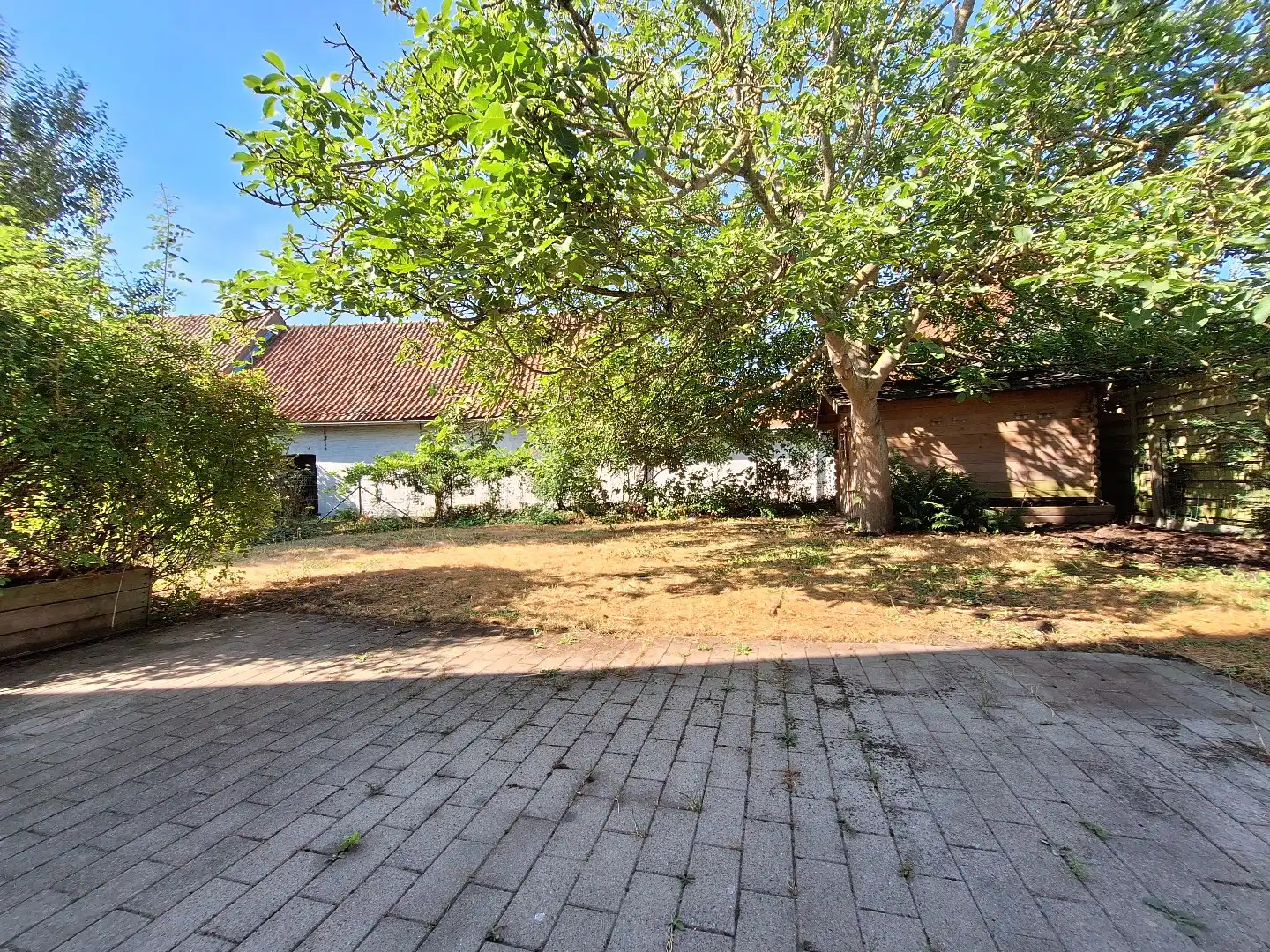 Recente alleenstaande woning met 4 SLK op ruim perceel foto 16