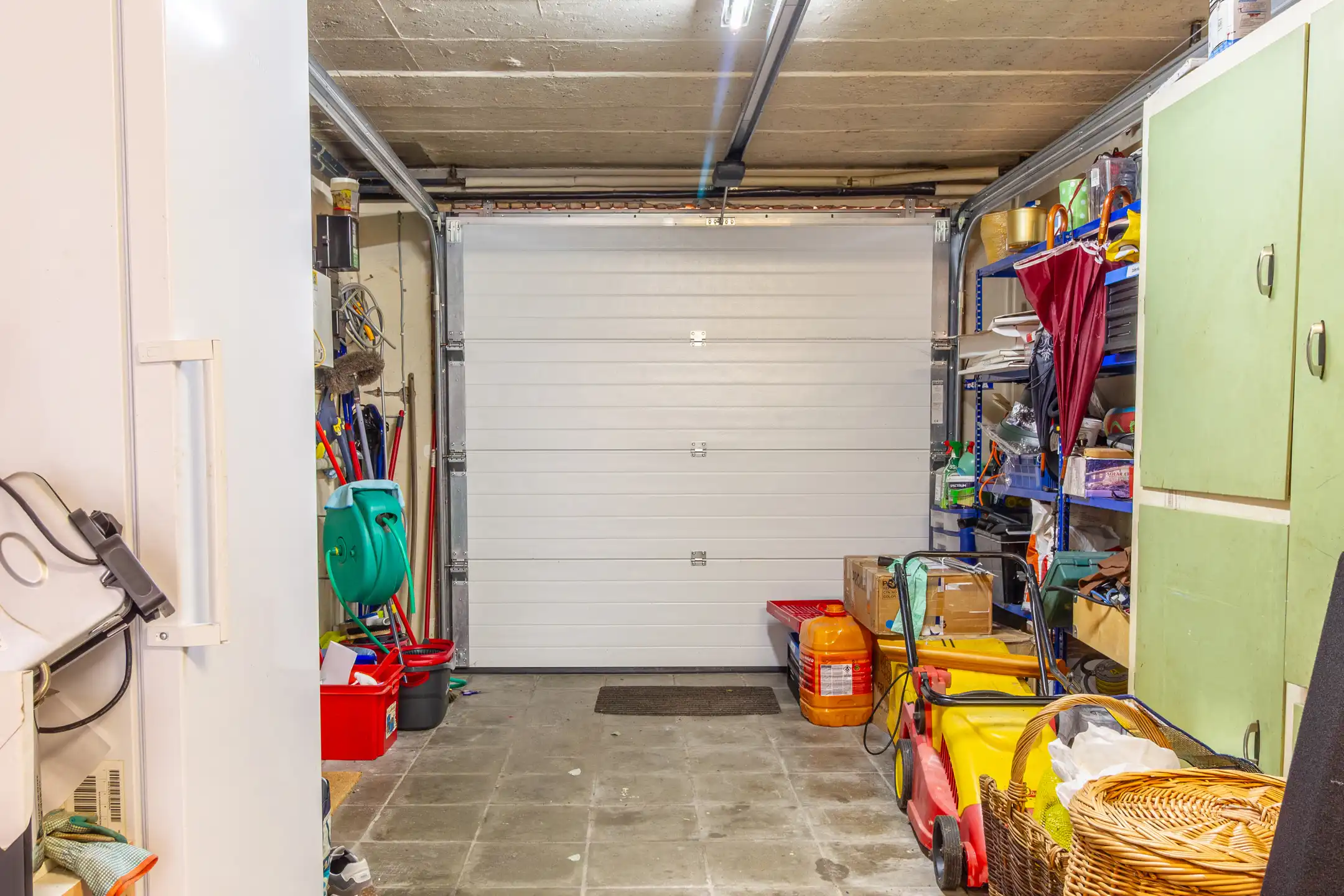 Een Solide Gezinswoning met Potentieel! foto 11