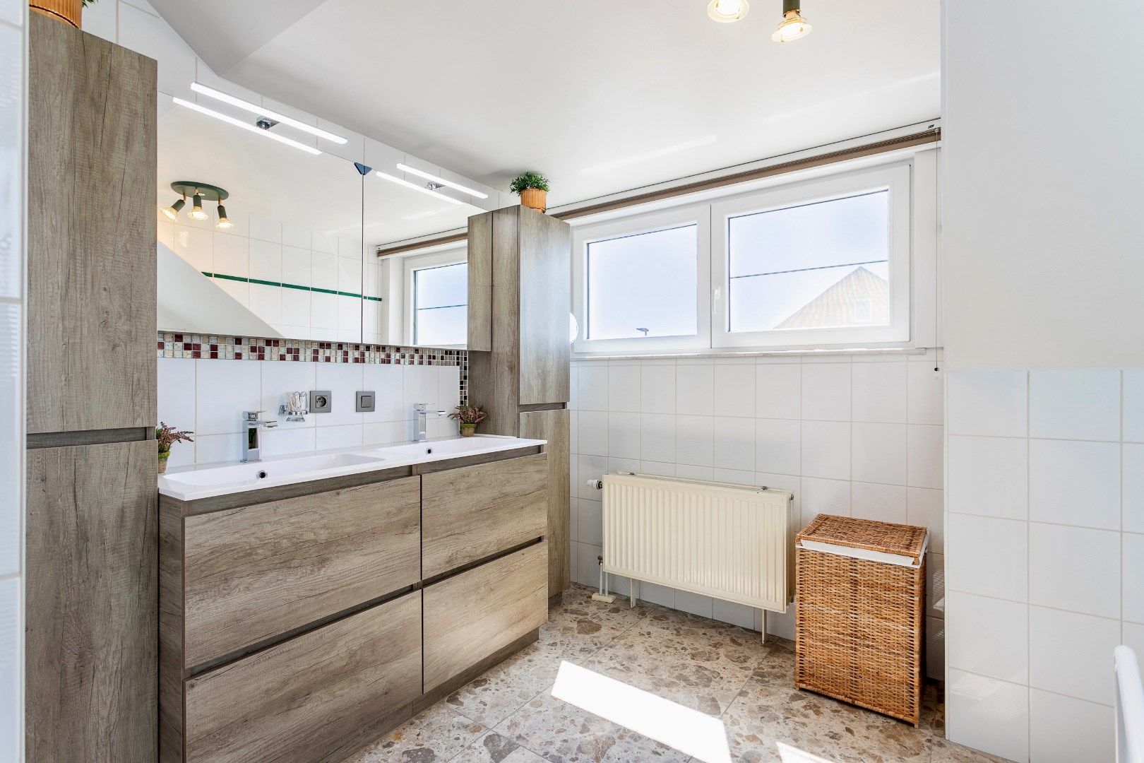 Rustig gelegen, energiezuinige woning op +/- 7a te Buizingen. foto 18