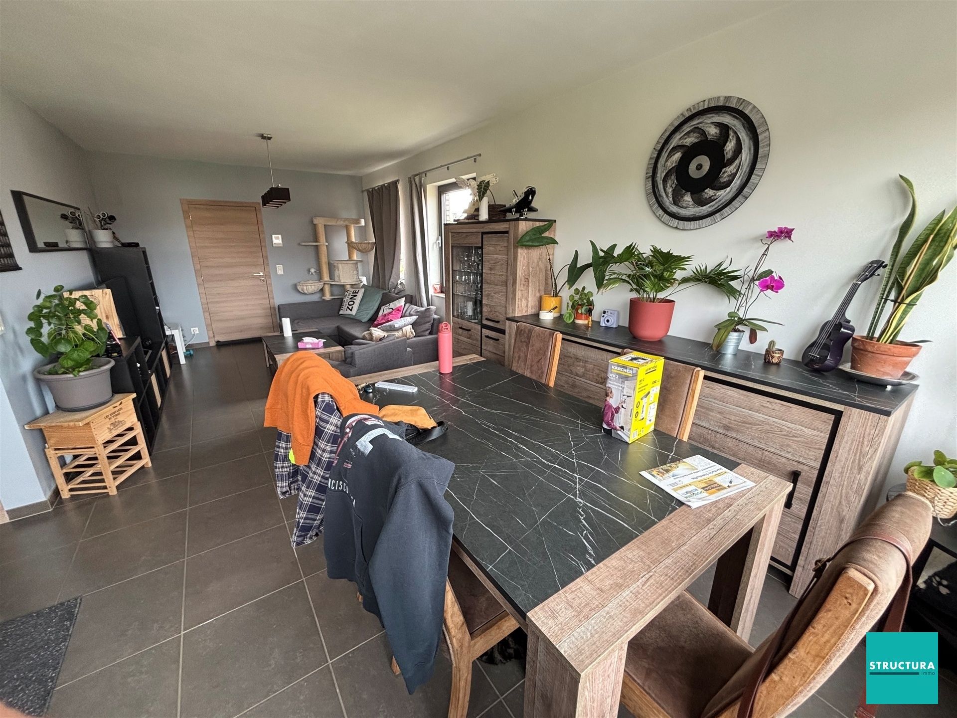 Appartement met twee slaapkamers en terras foto 4