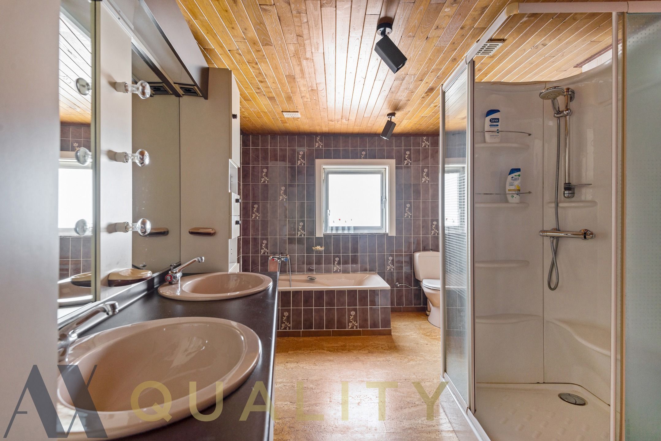 Bel-etage woning met tuin en 4 en suite slaapkamers foto 12