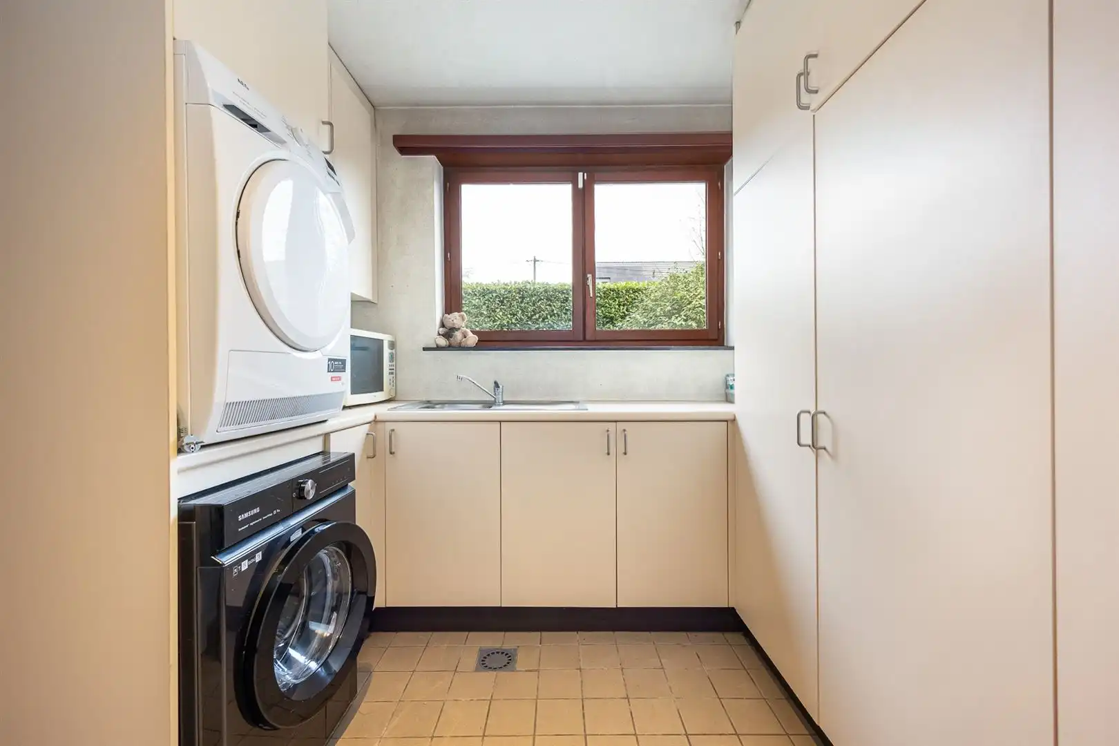 Karaktervolle woning met 4 slaapkamers en praktijkruimte. foto 12