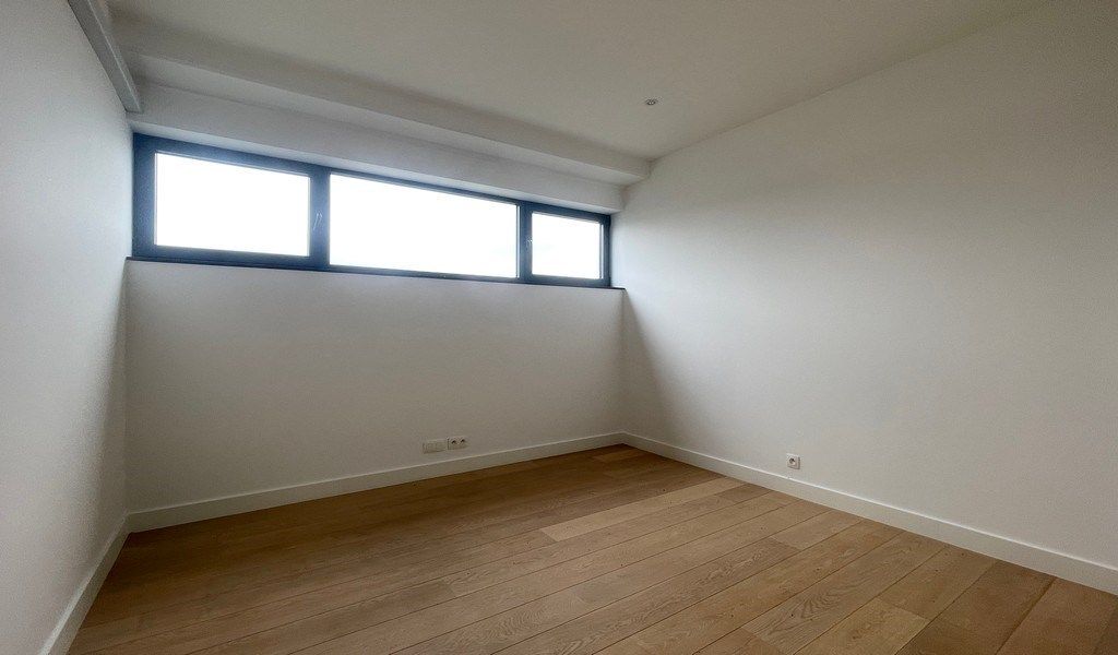 Recent kantoor met groot terras te huur in Kruibeke foto 9