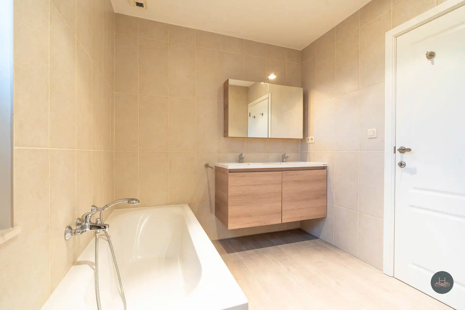 Zeer ruim triplex-appartement met 3 slaapkamers foto 17