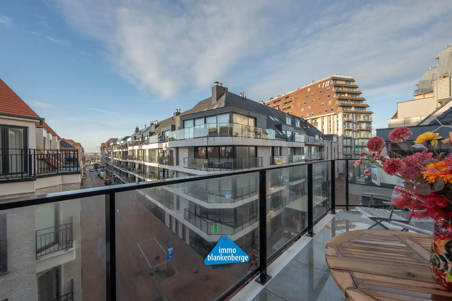 Gemeubelde exclusieve penthouse met garage, twee slaapkamers en terras foto 20