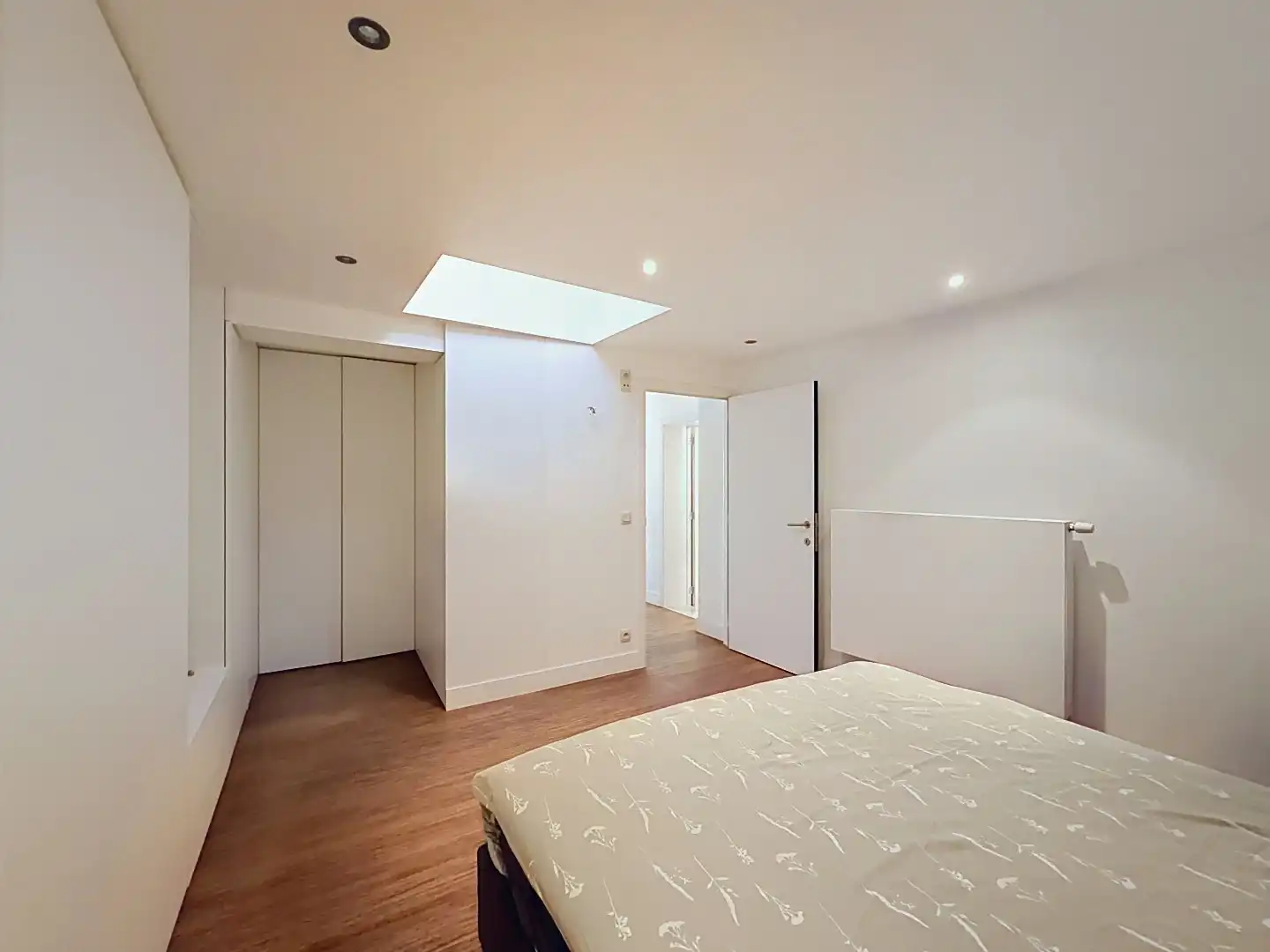 Twee appartementen, drie garages. één toplocatie ! foto 10