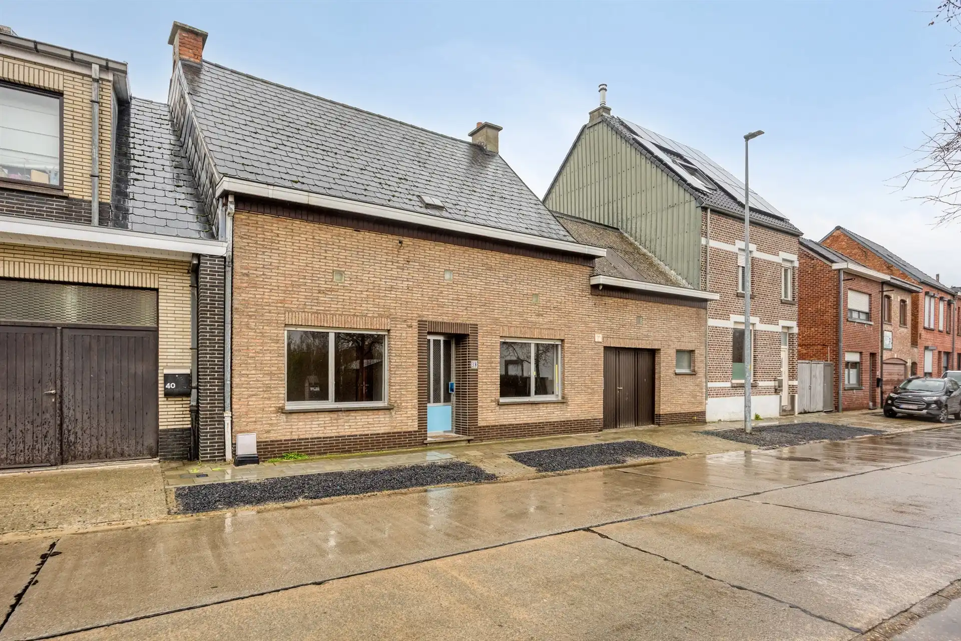 Hoofdfoto van de publicatie: Te renoveren woning met prachtige tuin