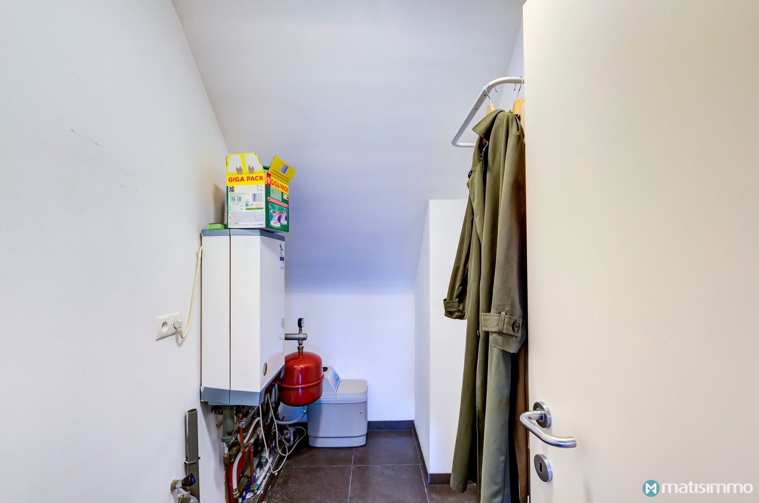 DUPLEXAPPARTEMENT MET 2 SLAAPKAMERS, 2 PARKEERPLAATSEN EN ZONNEPANELEN TE GROTE-SPOUWEN foto 12