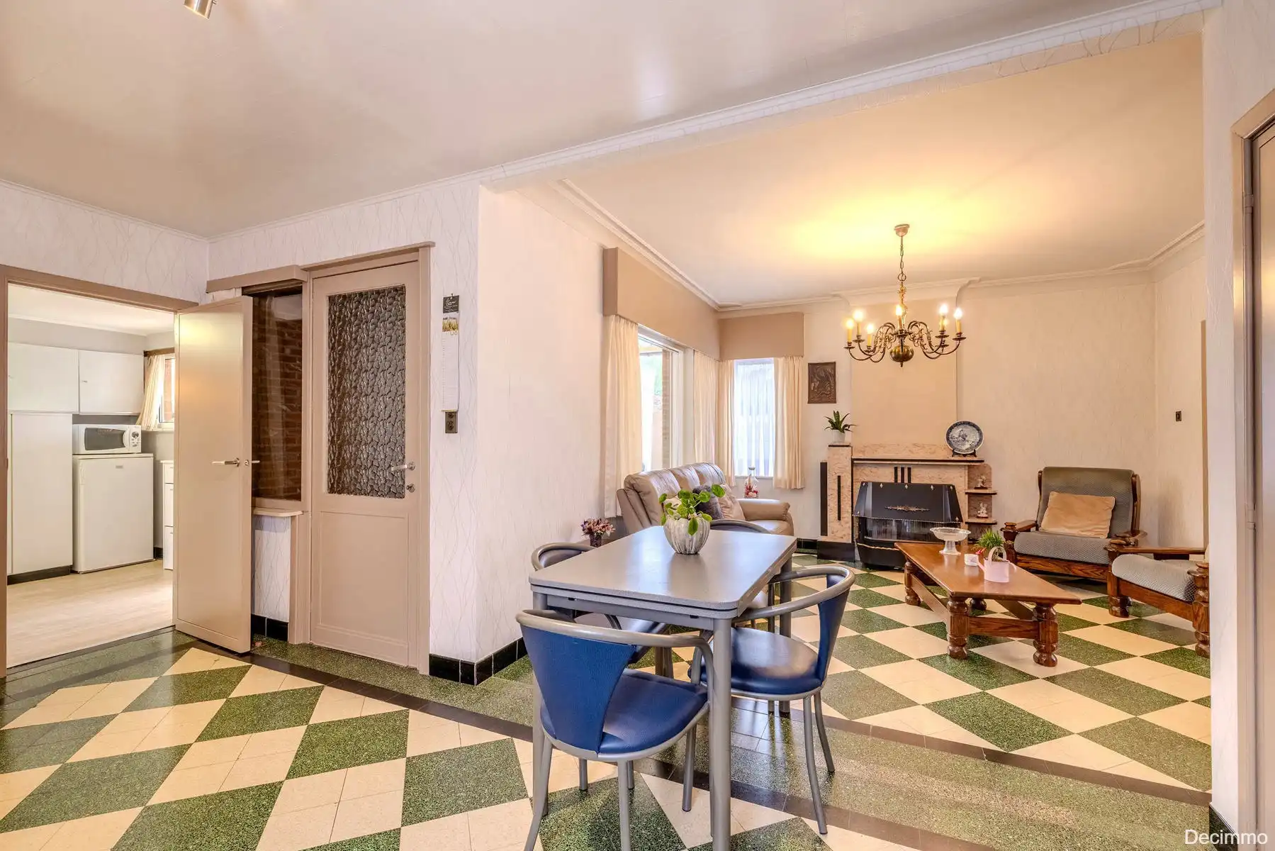 Op te frissen gezinswoning gelegen op rustige locatie foto 8