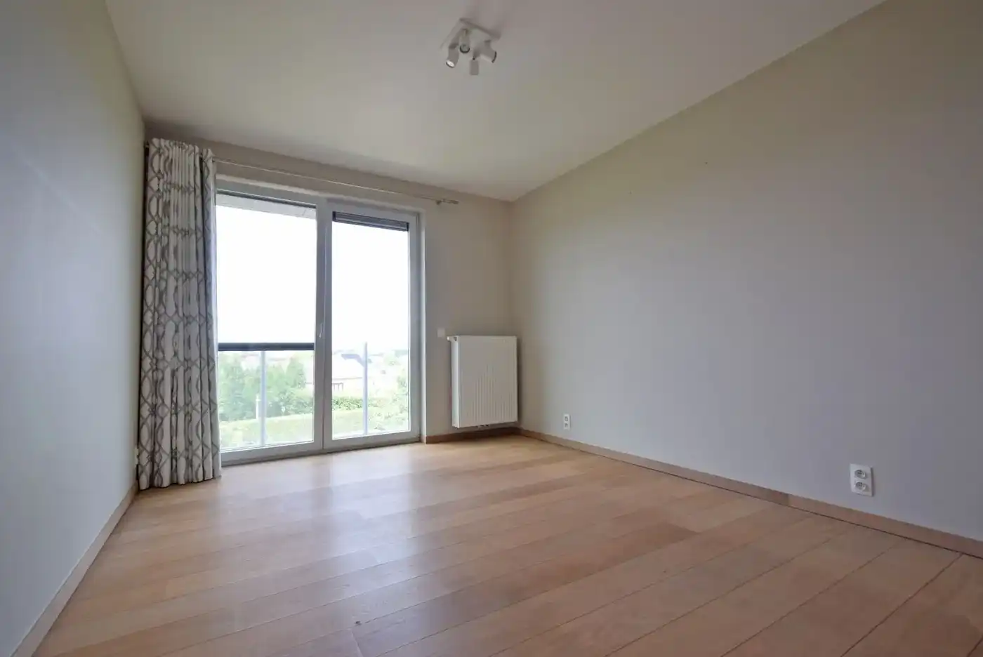 EXCLUSIEF APPARTEMENT IN GROENE EN RUSTIGE OMGEVING NABIJ HET STERREBOS foto 12