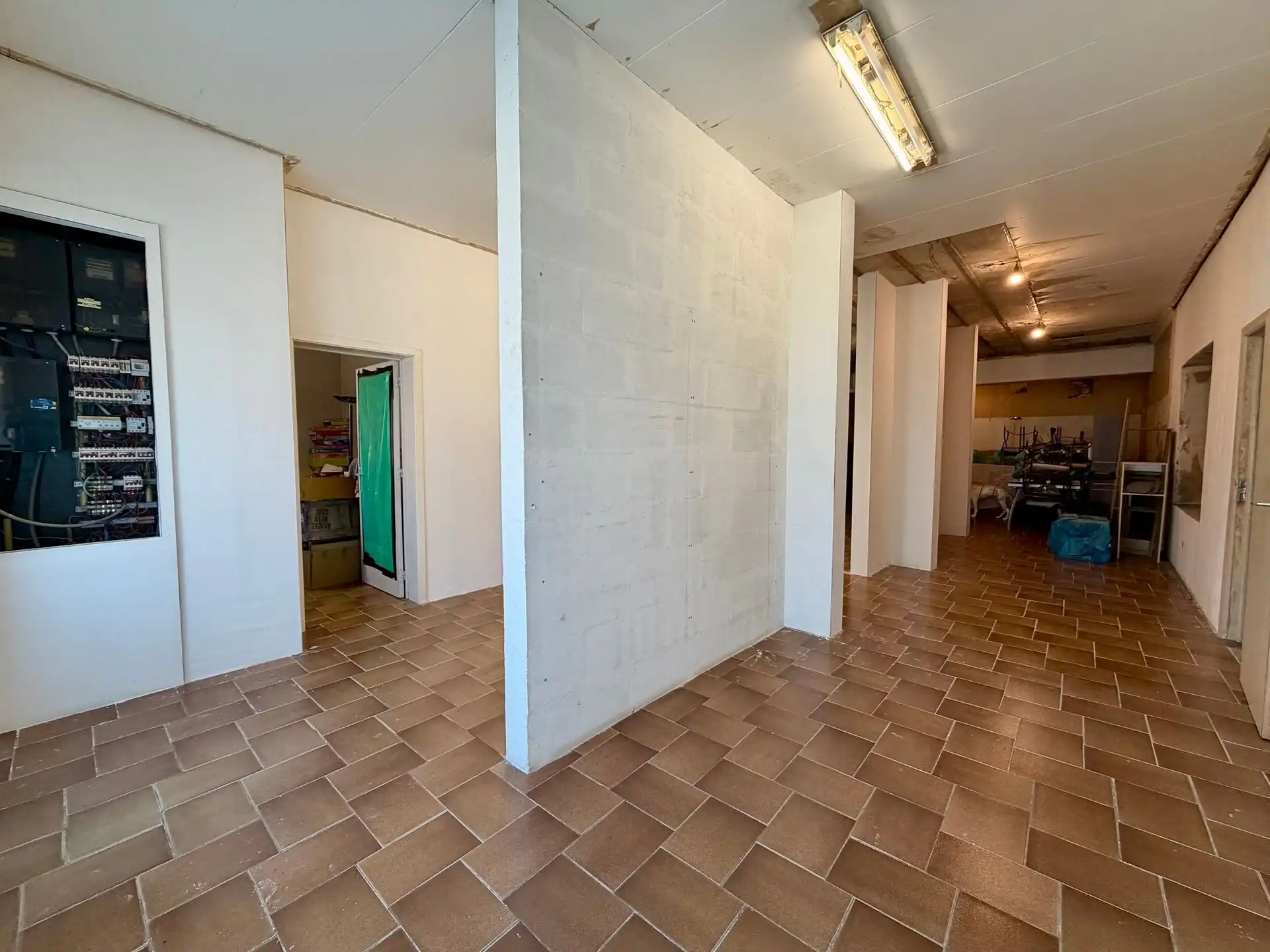 Woning met handelspand of projectgrond! foto 24