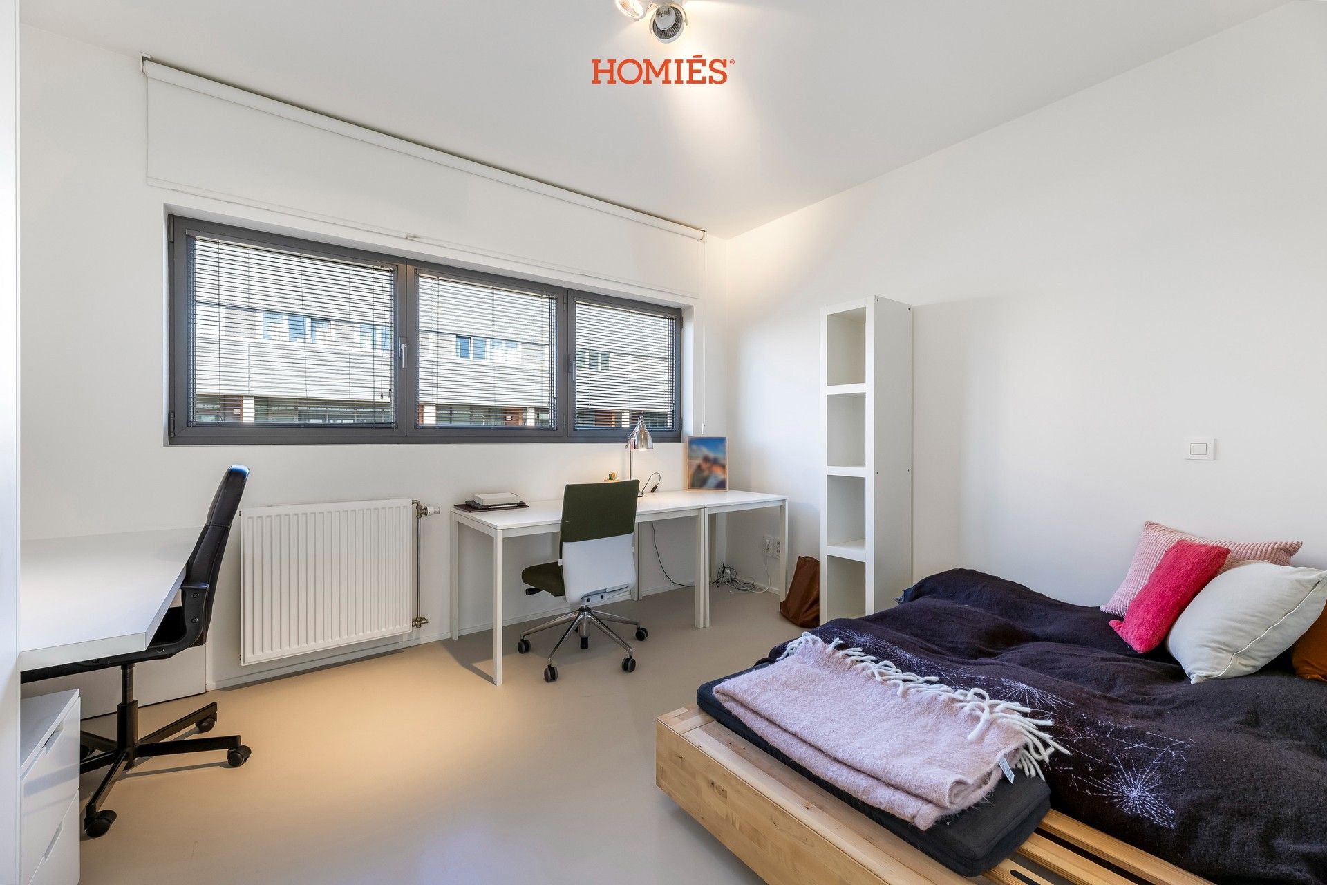 Ruim appartement met 3 slpk, riant terras en autostaanplaats foto 12