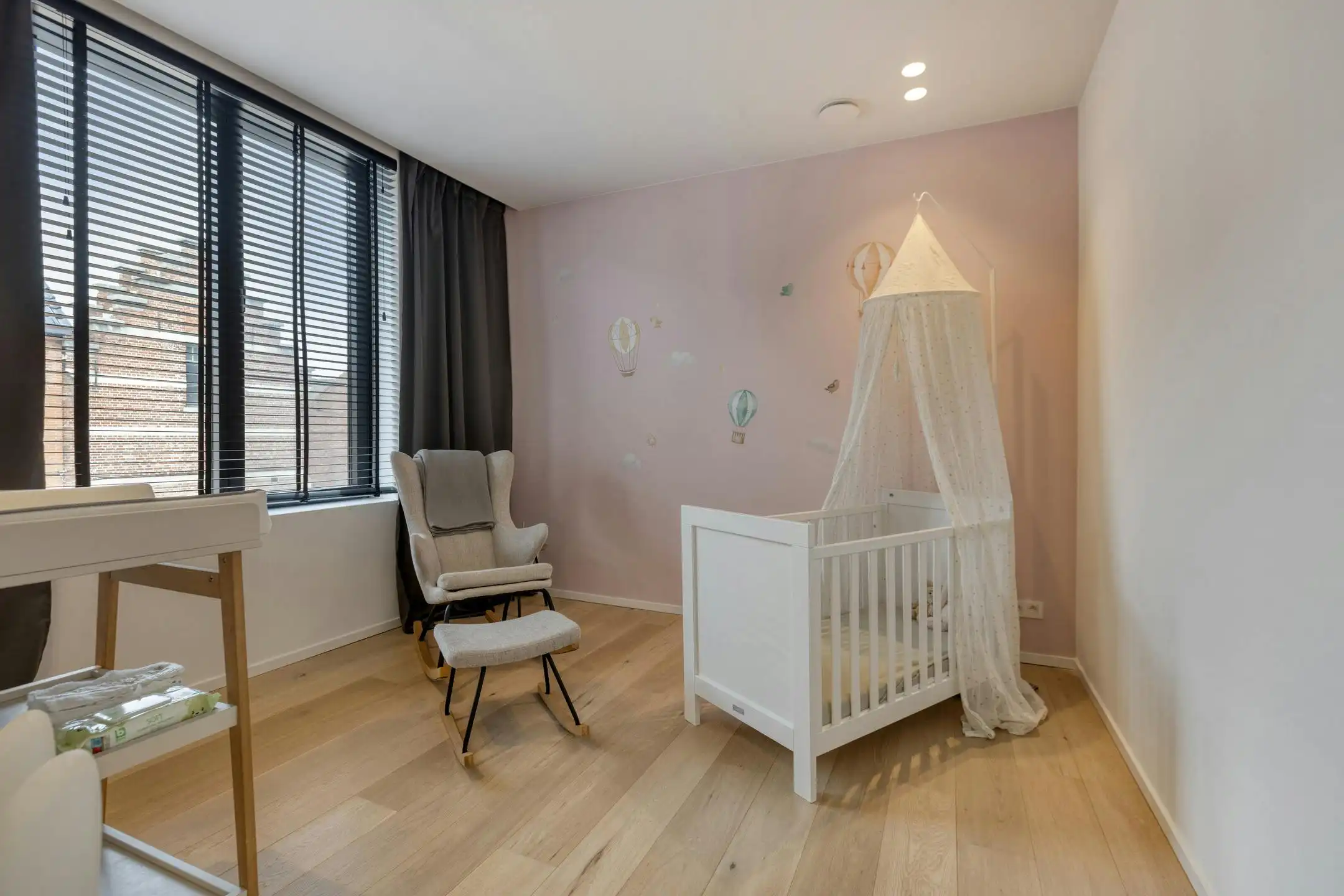 Luxueuze stadswoning met 5 slaapkamers en twee badkamers in Runkst foto 18