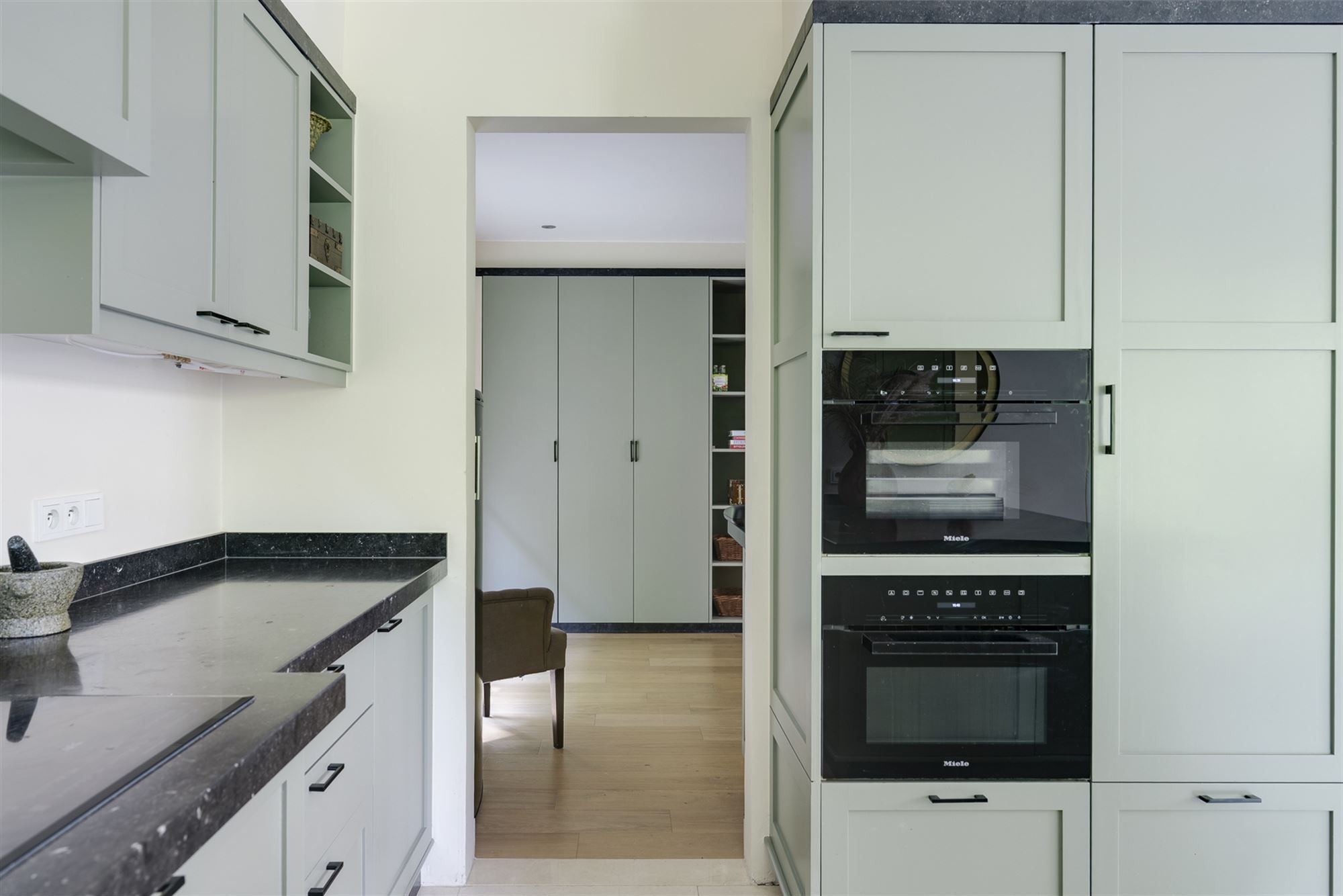 Exclusieve rietgedekte villa op 5.717 m² grond. foto 18