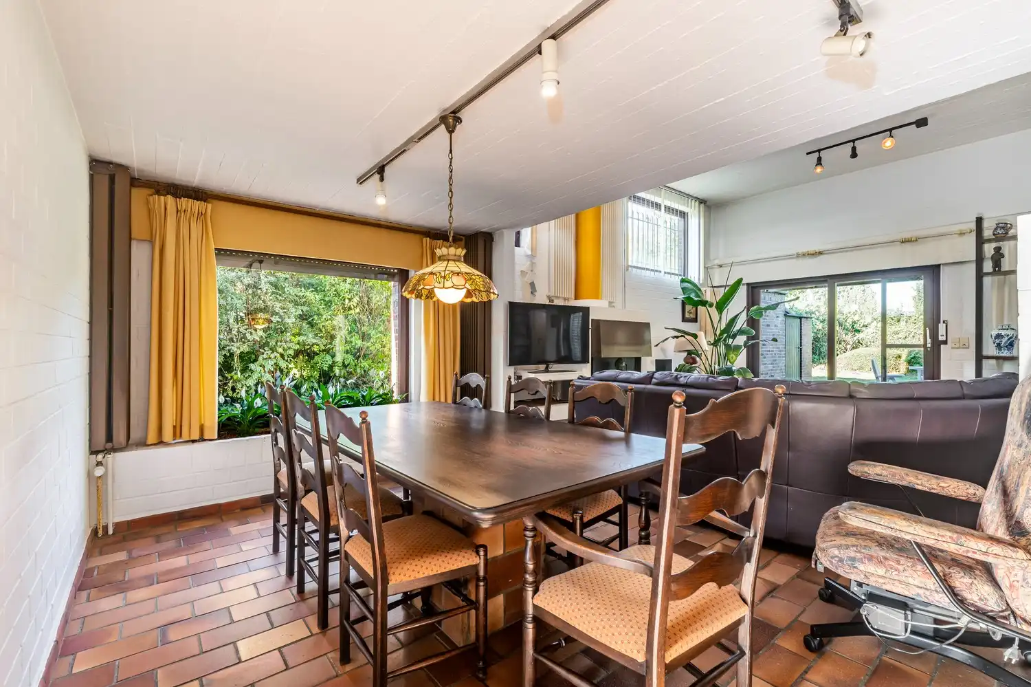 Modernistische, lichtrijke villa met 3 slaapkamers, kantoor en zuidgerichte tuin op toplocatie in groene rand rond Brussel! foto 7