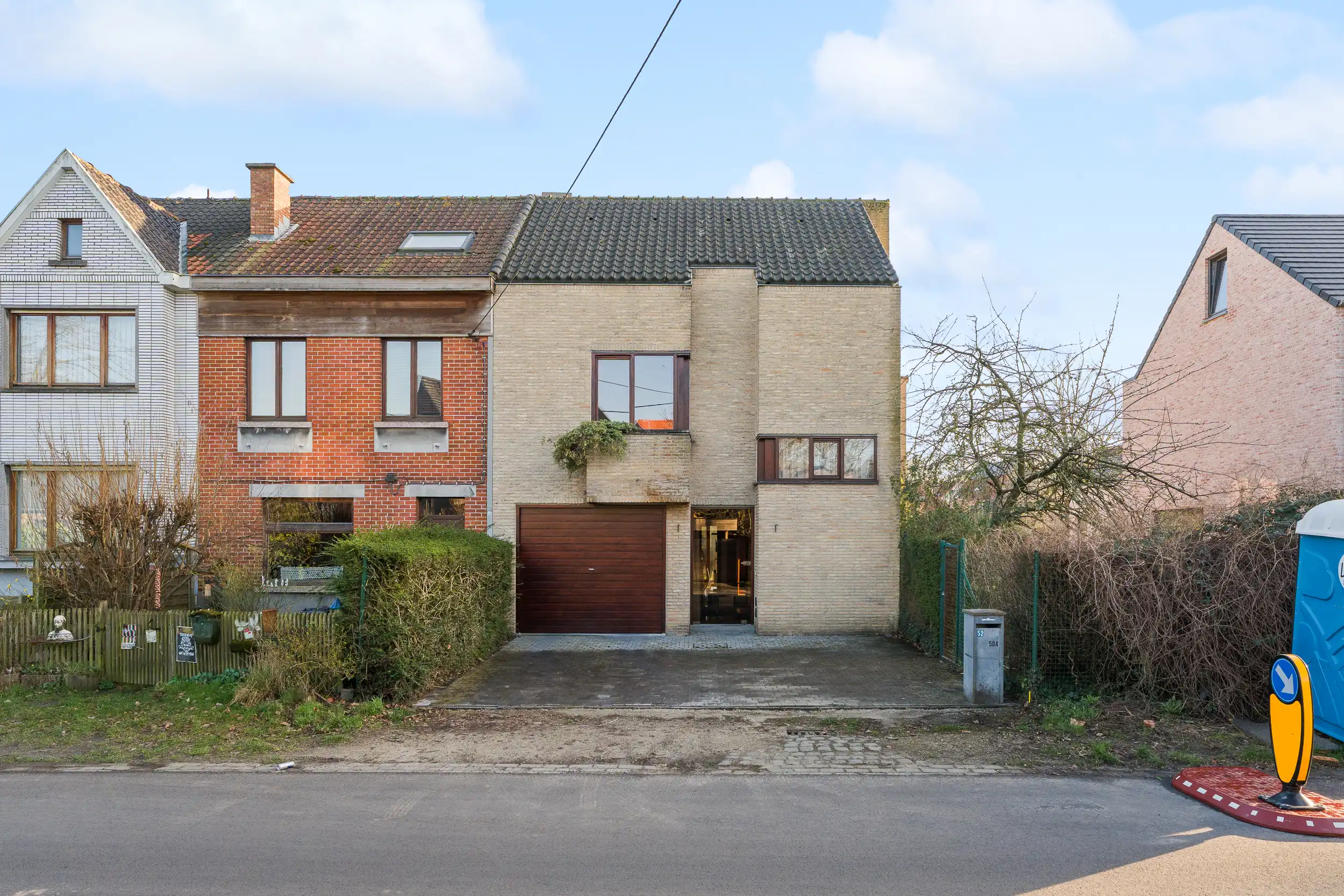 HOB met garage en tuin op toplocatie te Sint-Amandsberg foto {{pictureIndex}}