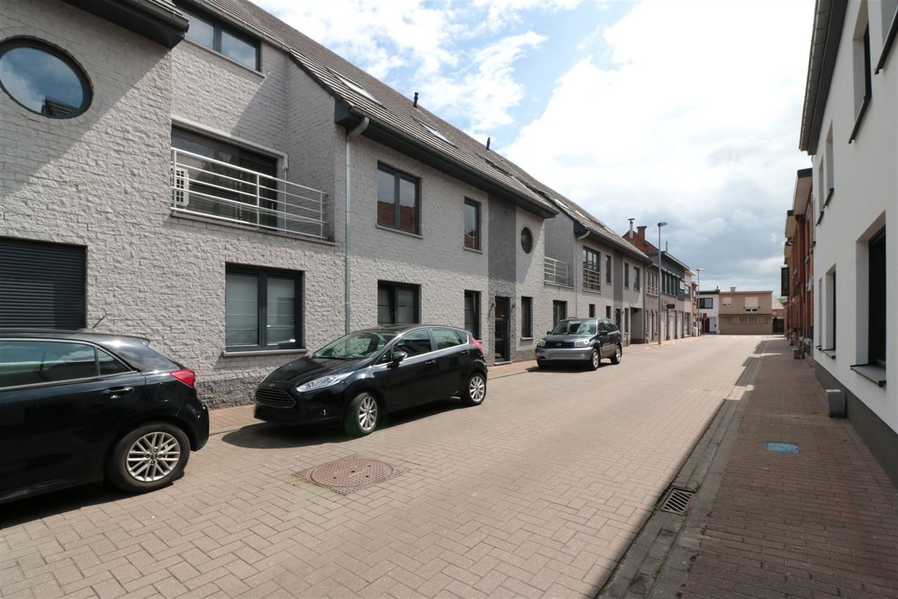 Triplex met groot zuidterras, garage, nabij E314 foto 42