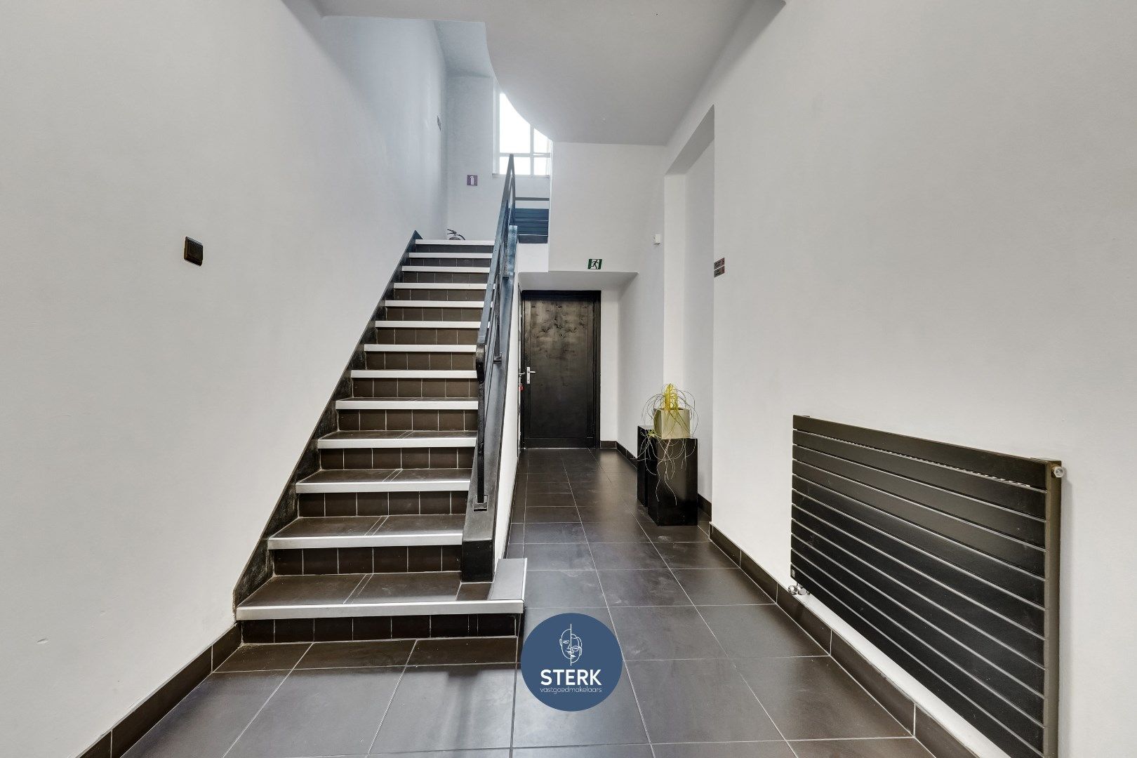 KANTOOR MET STUDIO EN APPARTEMENT OP EEN CENTRALE LOCATIE TE MAASMECHELEN ! foto 5