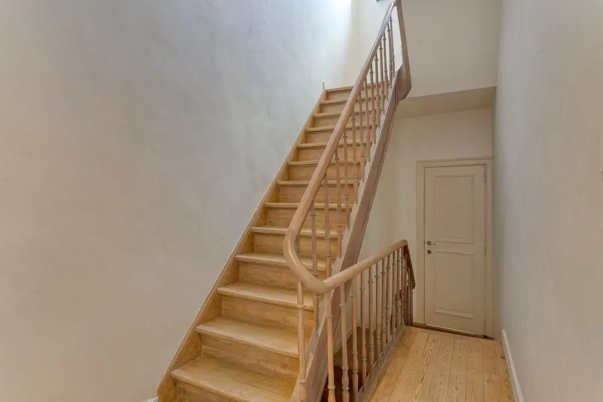 Bel-etage met 2 slaapkamers te koop op de Dam te Kortrijk! foto 7
