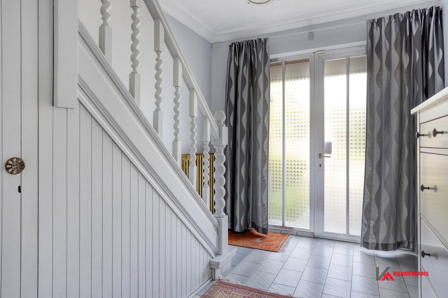 Woning met 3 slaapkamers, tuin en garage. foto 4
